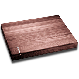 KCB-010Разделочная доска выполнена из высококачественной древесины ореха, и обладает антибактериальным эффектом. Толщина доски составляет 4,8 см, что делает ее универсальной для любой кухонной работы. Древесина, из которой выполнена разделочная доска предварительно обрабатывается для того, что лезвия ножей скользили между волокнами, что повышает ее практичность.
